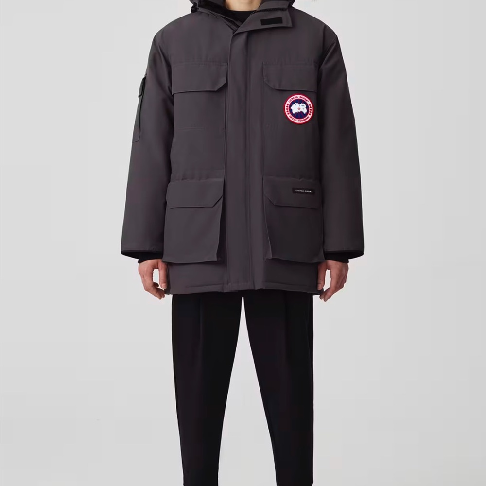 NWT Canada Goose Expedition Parka Heritage in Graphite, size Medium. NEVER WORN